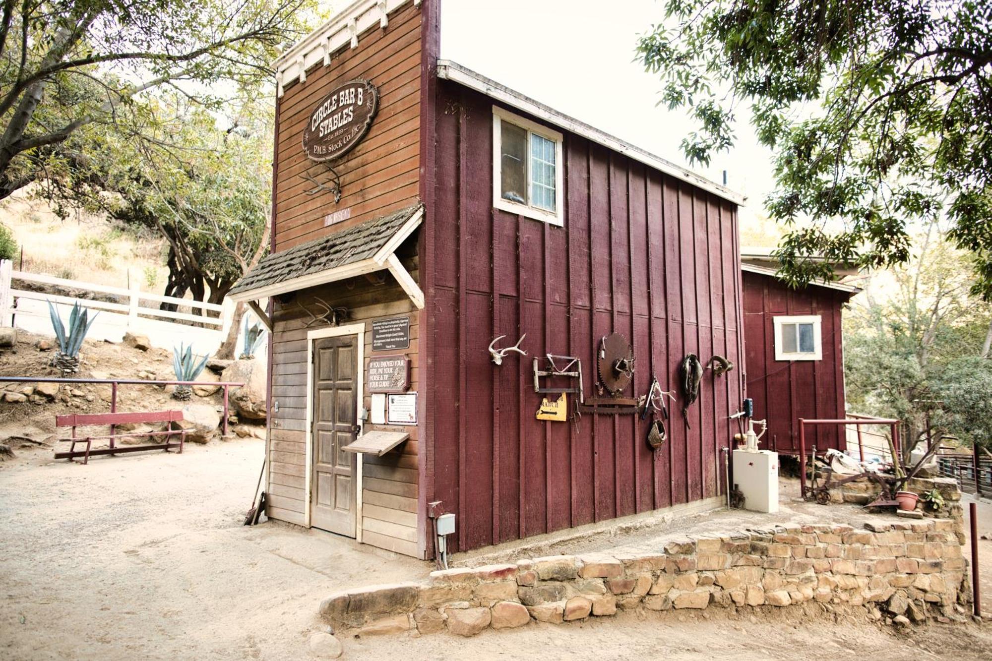 Circle Bar B Guest Ranch Hotel Capitan ภายนอก รูปภาพ