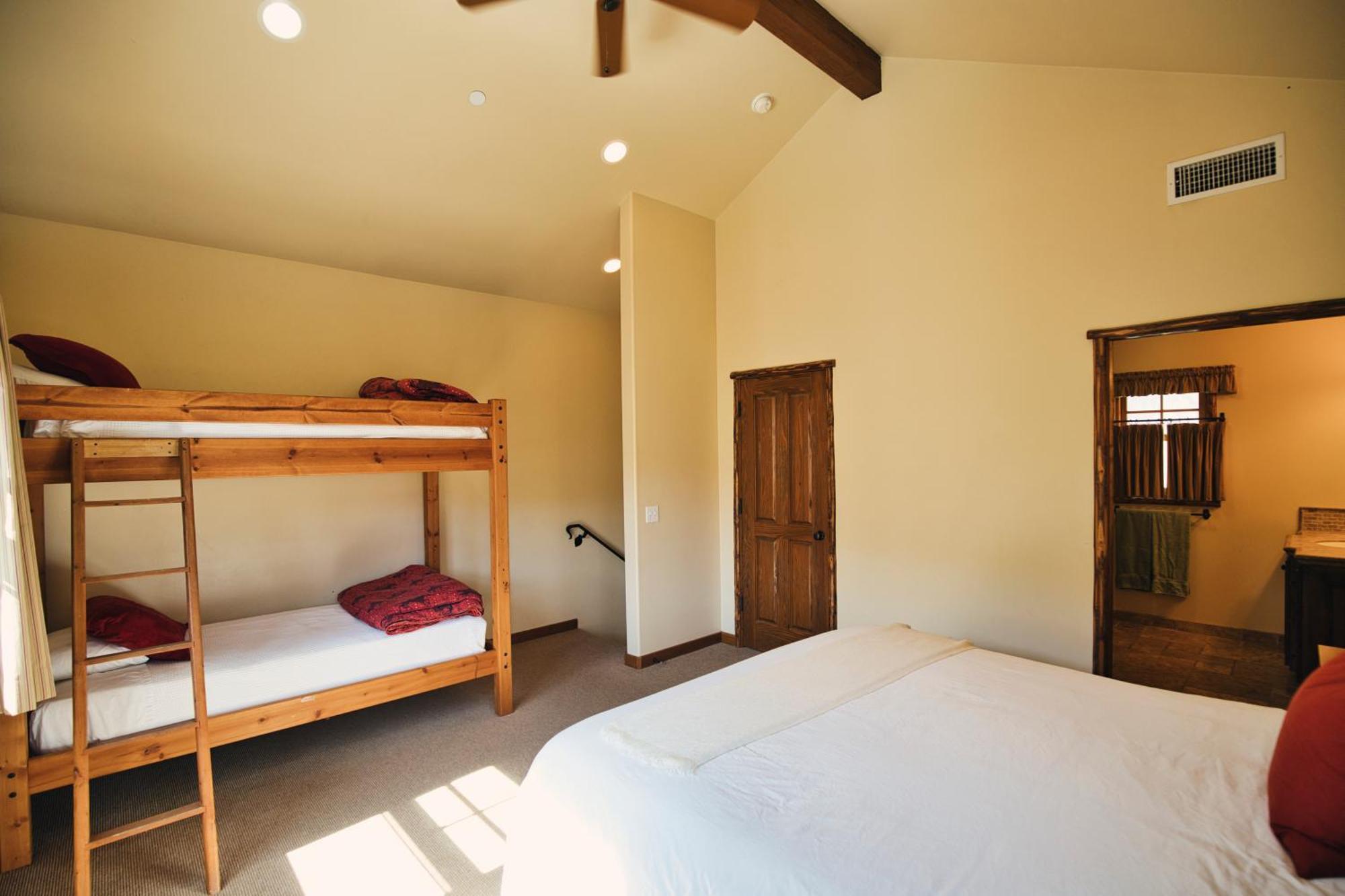 Circle Bar B Guest Ranch Hotel Capitan ภายนอก รูปภาพ