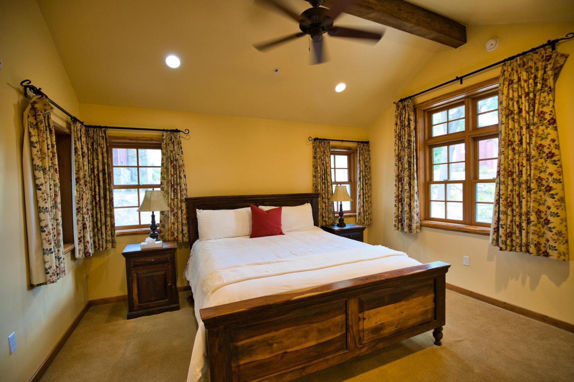 Circle Bar B Guest Ranch Hotel Capitan ภายนอก รูปภาพ
